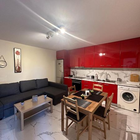 Red Harmony By The Sea Pool And Balcony Apartment Kalamata Luaran gambar