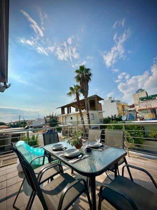 Red Harmony By The Sea Pool And Balcony Apartment Kalamata Luaran gambar