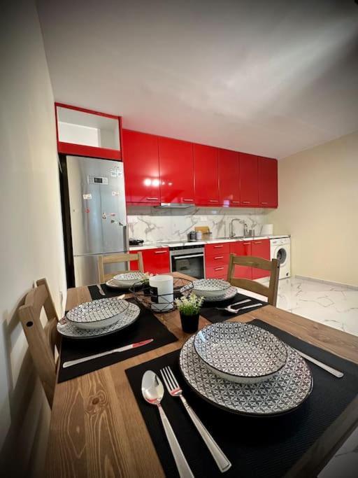 Red Harmony By The Sea Pool And Balcony Apartment Kalamata Luaran gambar