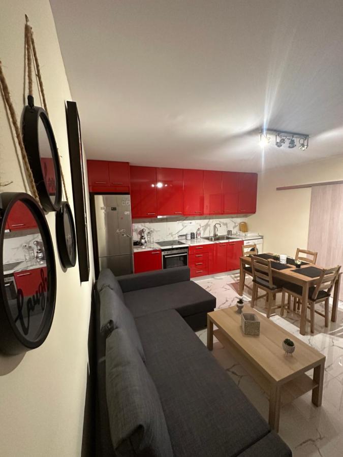 Red Harmony By The Sea Pool And Balcony Apartment Kalamata Luaran gambar